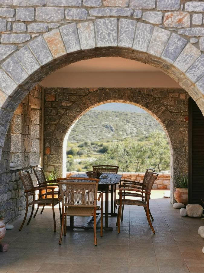Athevillas Antonis Mína Екстериор снимка