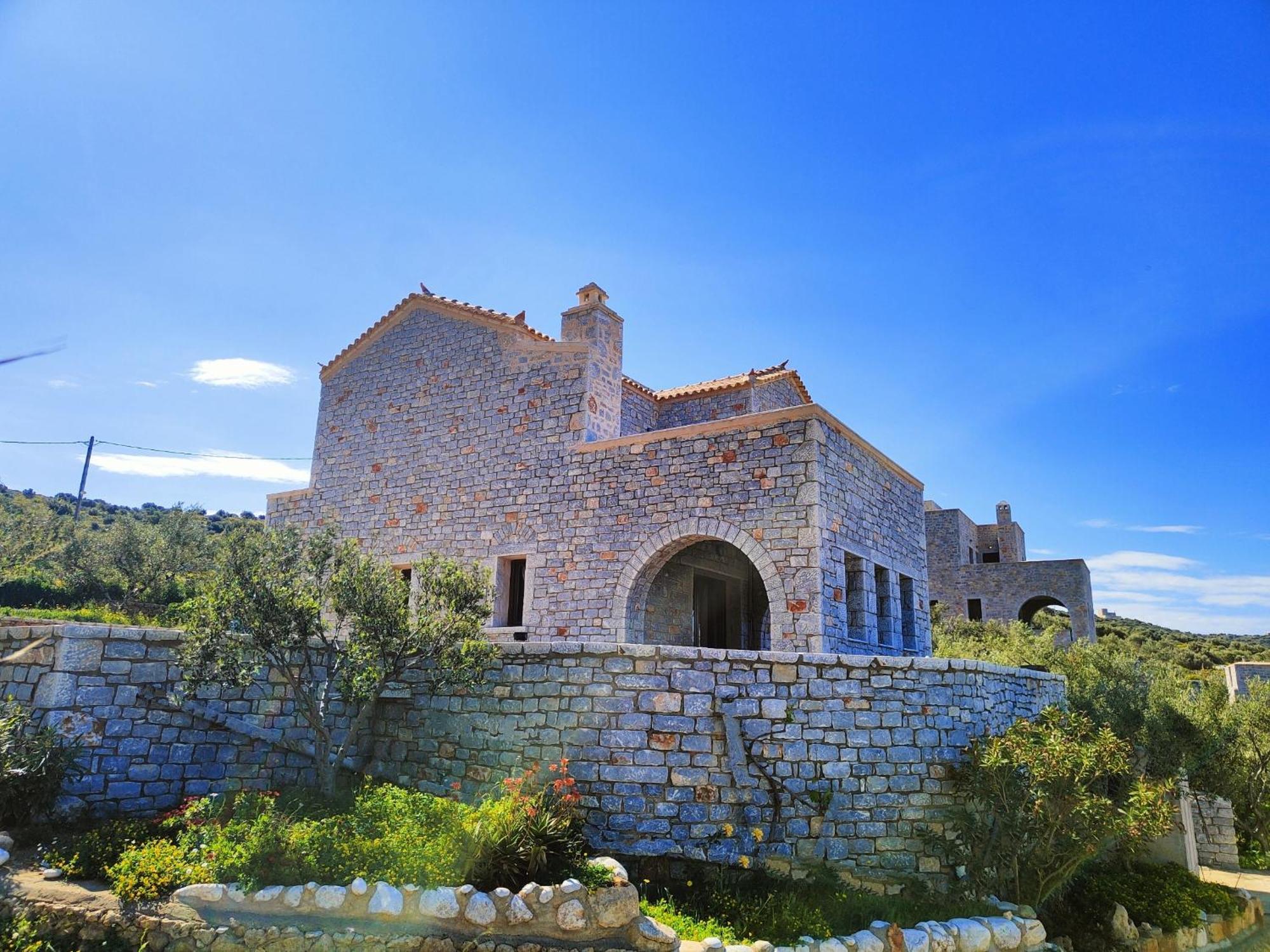 Athevillas Antonis Mína Екстериор снимка
