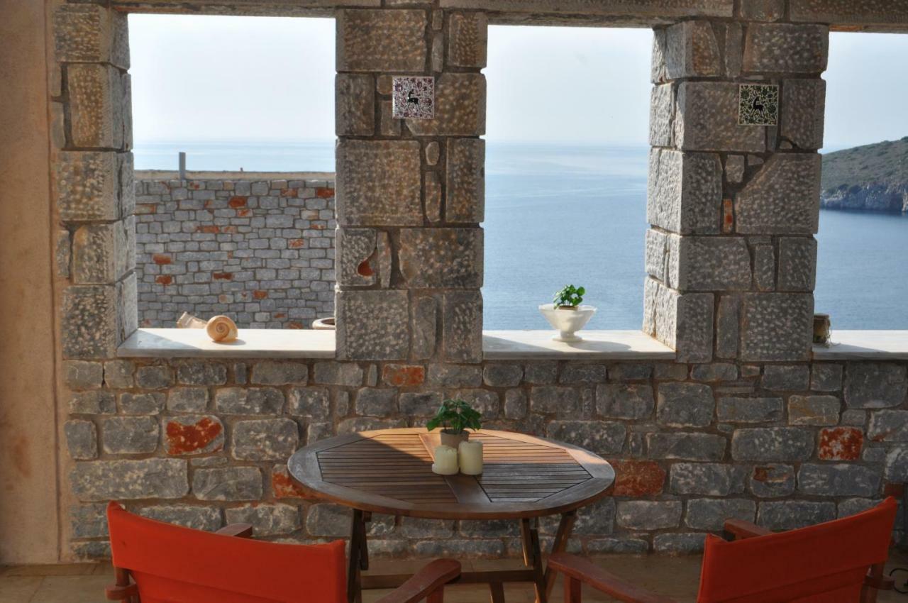 Athevillas Antonis Mína Екстериор снимка