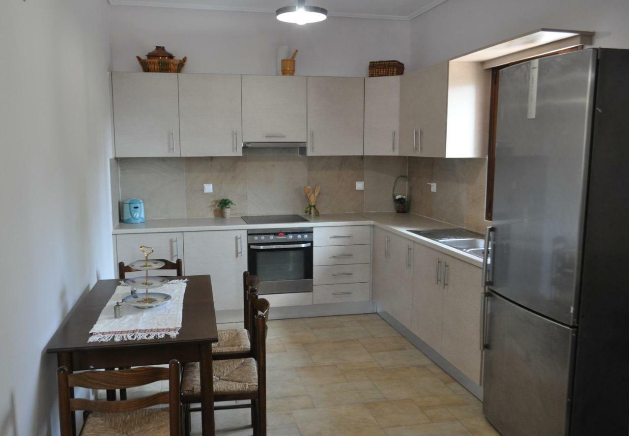 Athevillas Antonis Mína Екстериор снимка